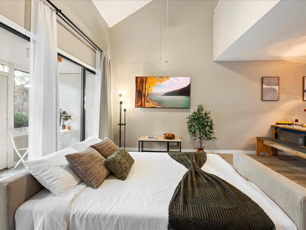 Artist'S Tower Townhome Just Renovated W Loft ゲインズビル エクステリア 写真
