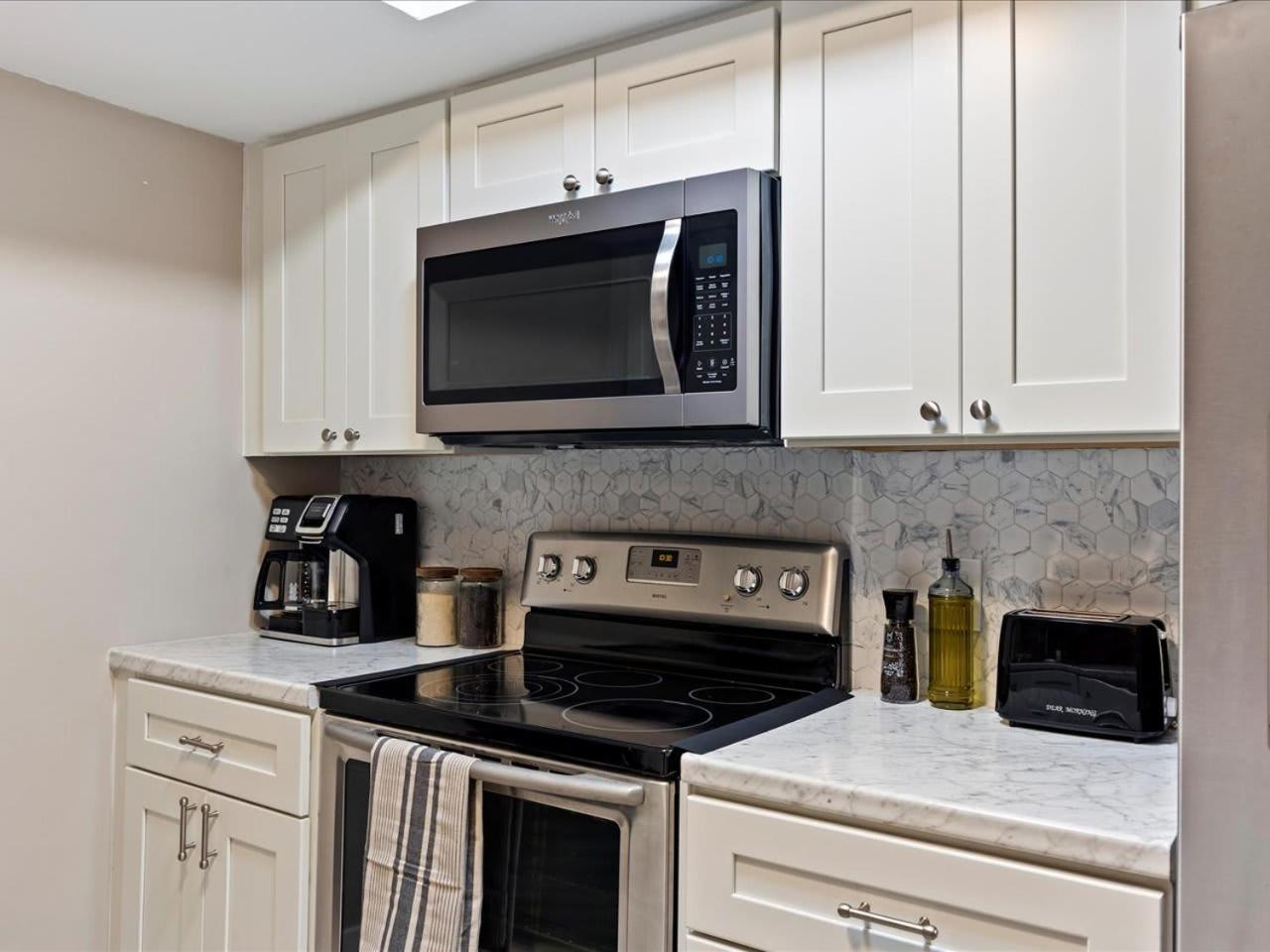 Artist'S Tower Townhome Just Renovated W Loft ゲインズビル エクステリア 写真