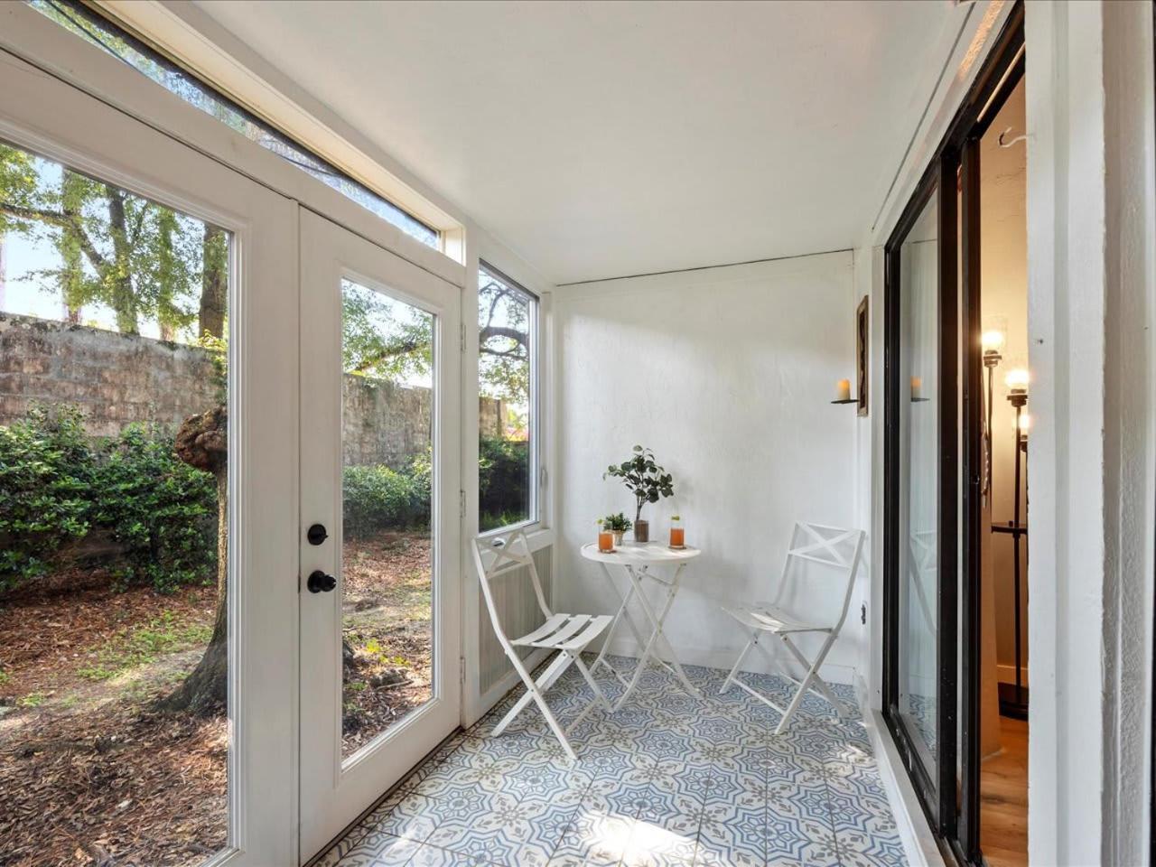 Artist'S Tower Townhome Just Renovated W Loft ゲインズビル エクステリア 写真