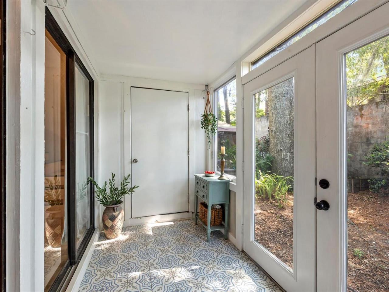 Artist'S Tower Townhome Just Renovated W Loft ゲインズビル エクステリア 写真