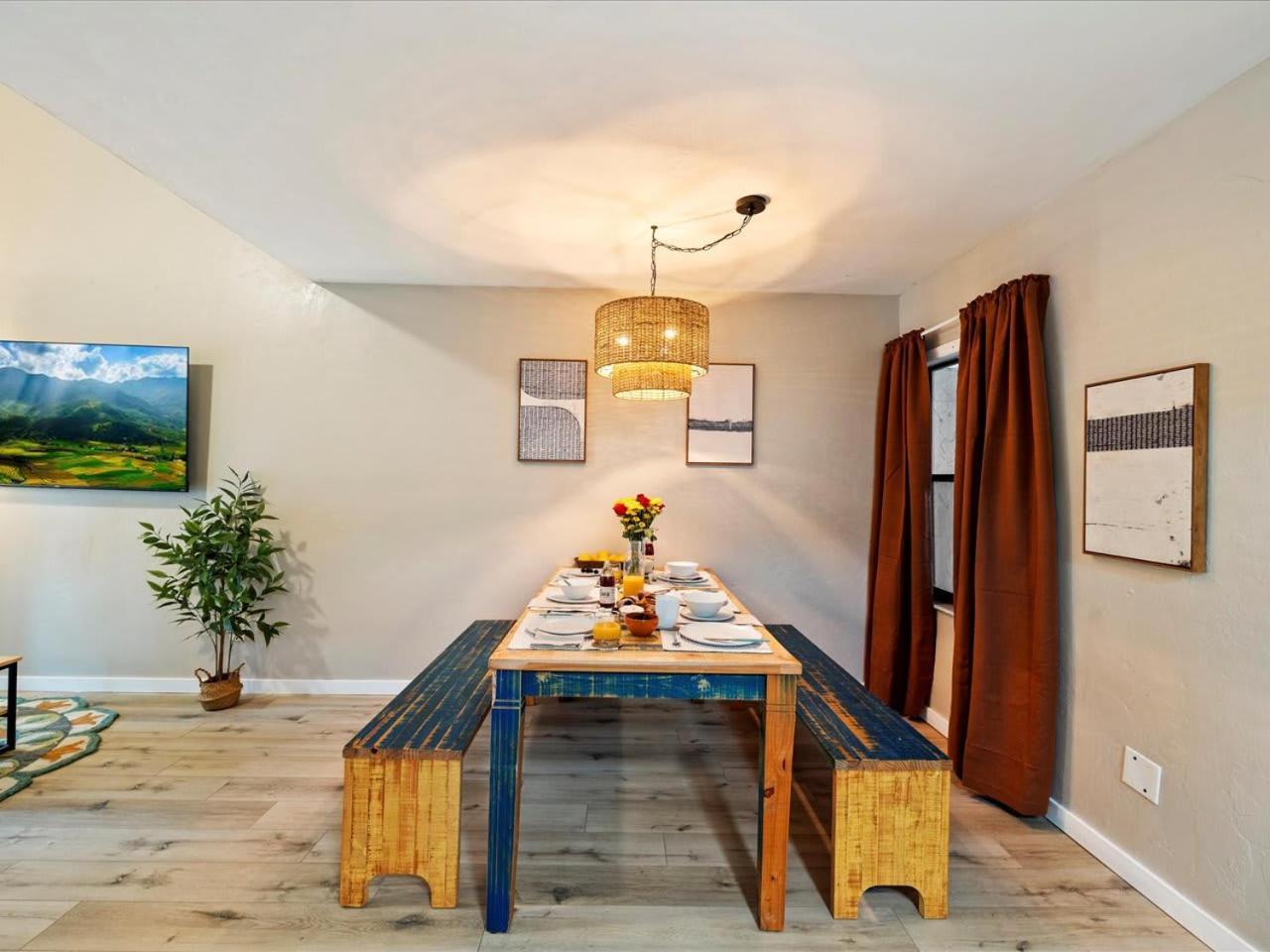 Artist'S Tower Townhome Just Renovated W Loft ゲインズビル エクステリア 写真