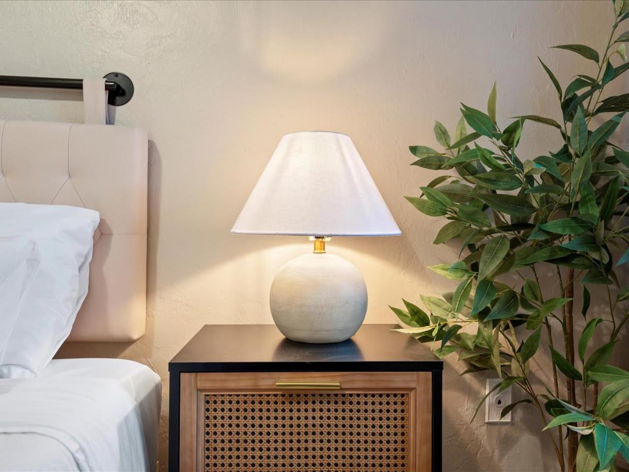 Artist'S Tower Townhome Just Renovated W Loft ゲインズビル エクステリア 写真