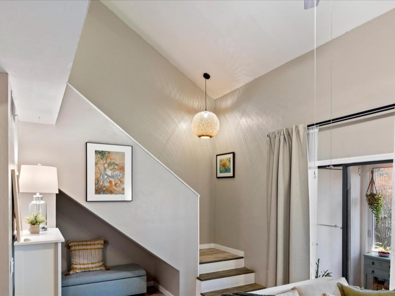 Artist'S Tower Townhome Just Renovated W Loft ゲインズビル エクステリア 写真
